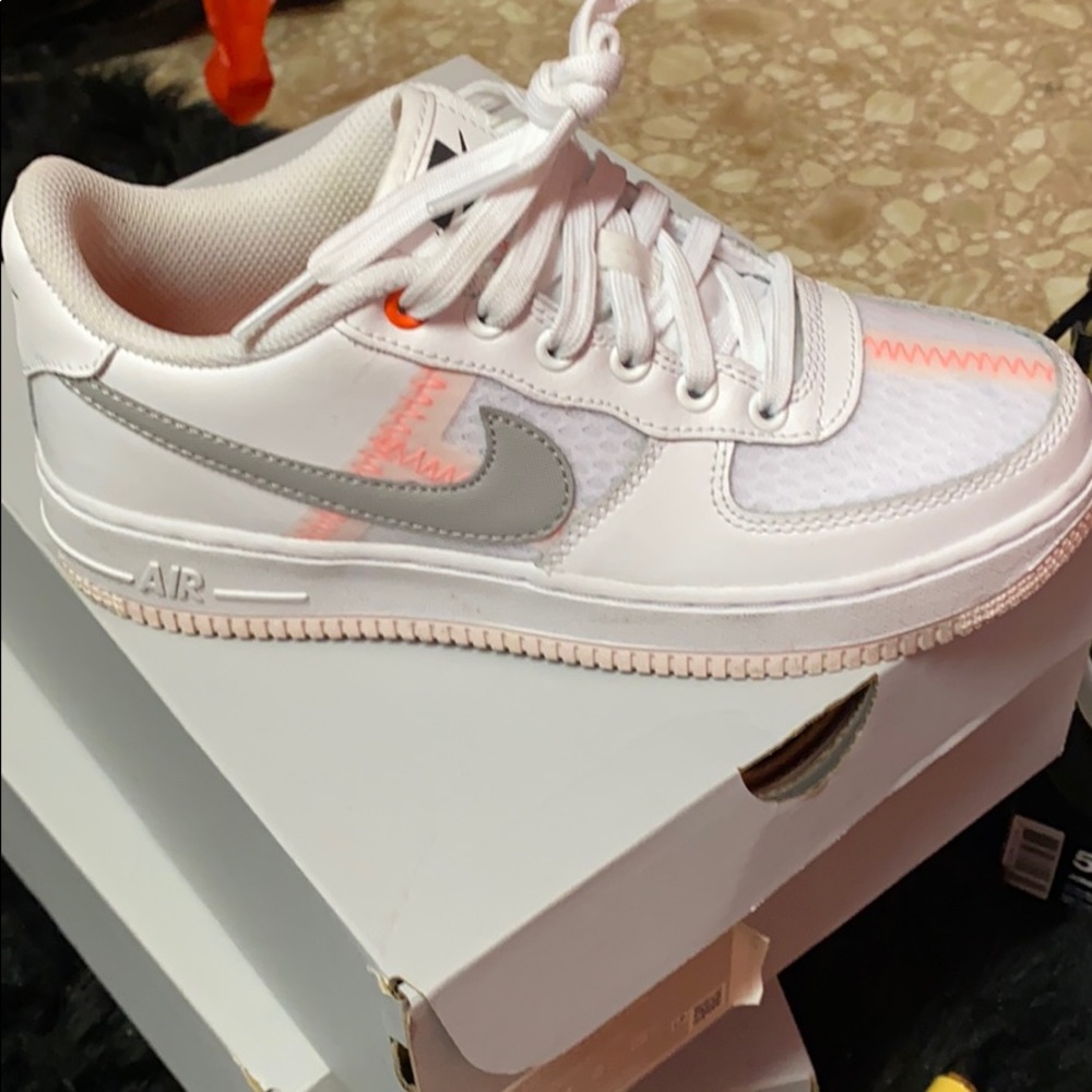 Air Force 1 low